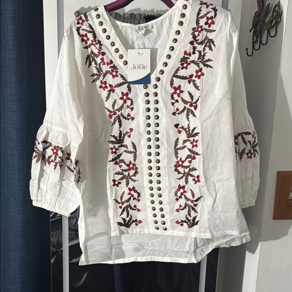 White Embroidered 3/4 Sleeve Blouse with Bib Collar